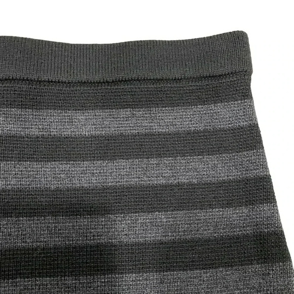 Ann Taylor Black Gray Striped Knit Skirt Medium Merino Wool Acrylic Office - Picture 3 of 7